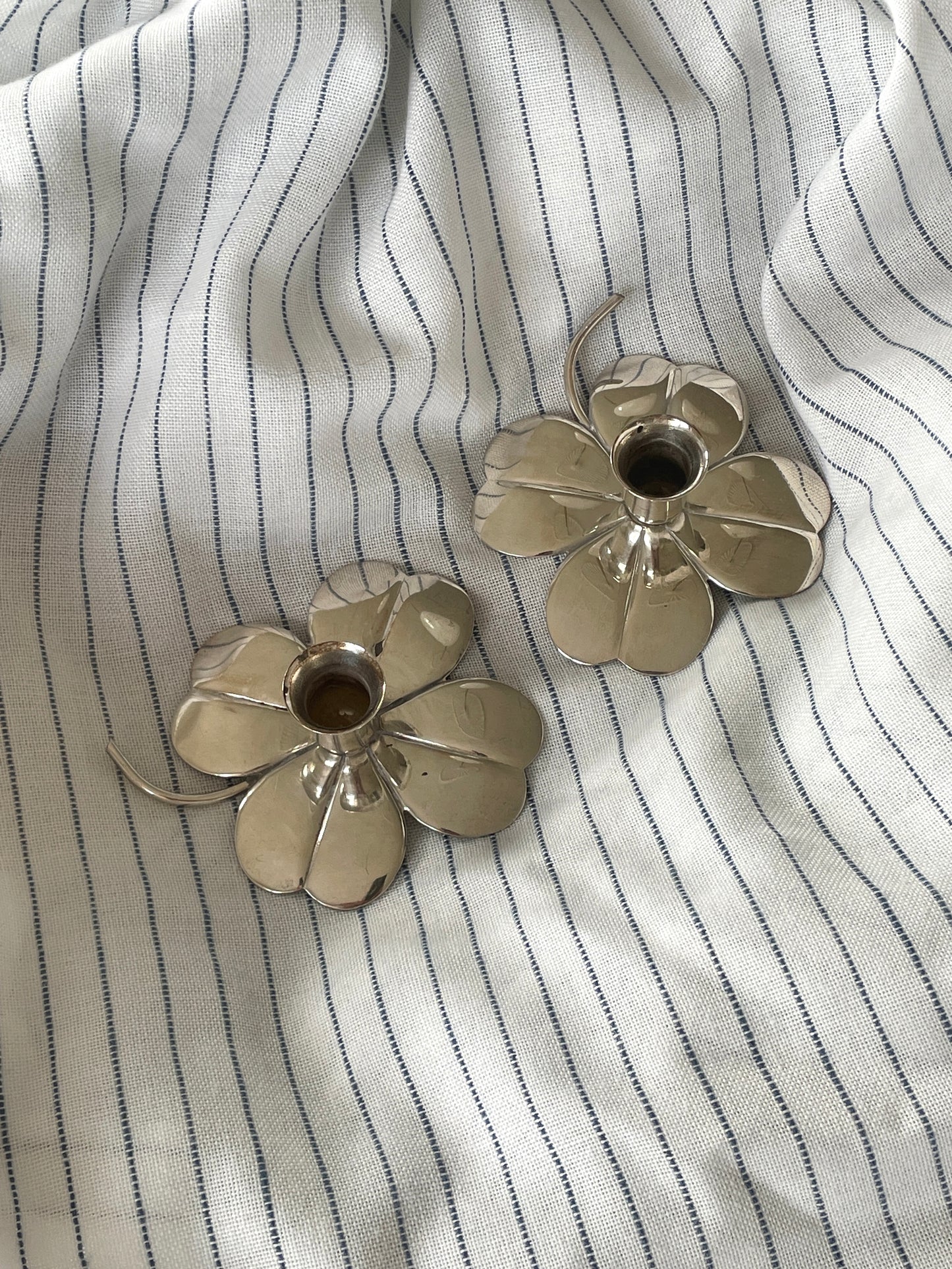 Four-leaf clover candlesticks