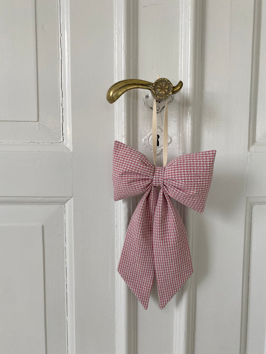 Handmade bow with suspension, pink check