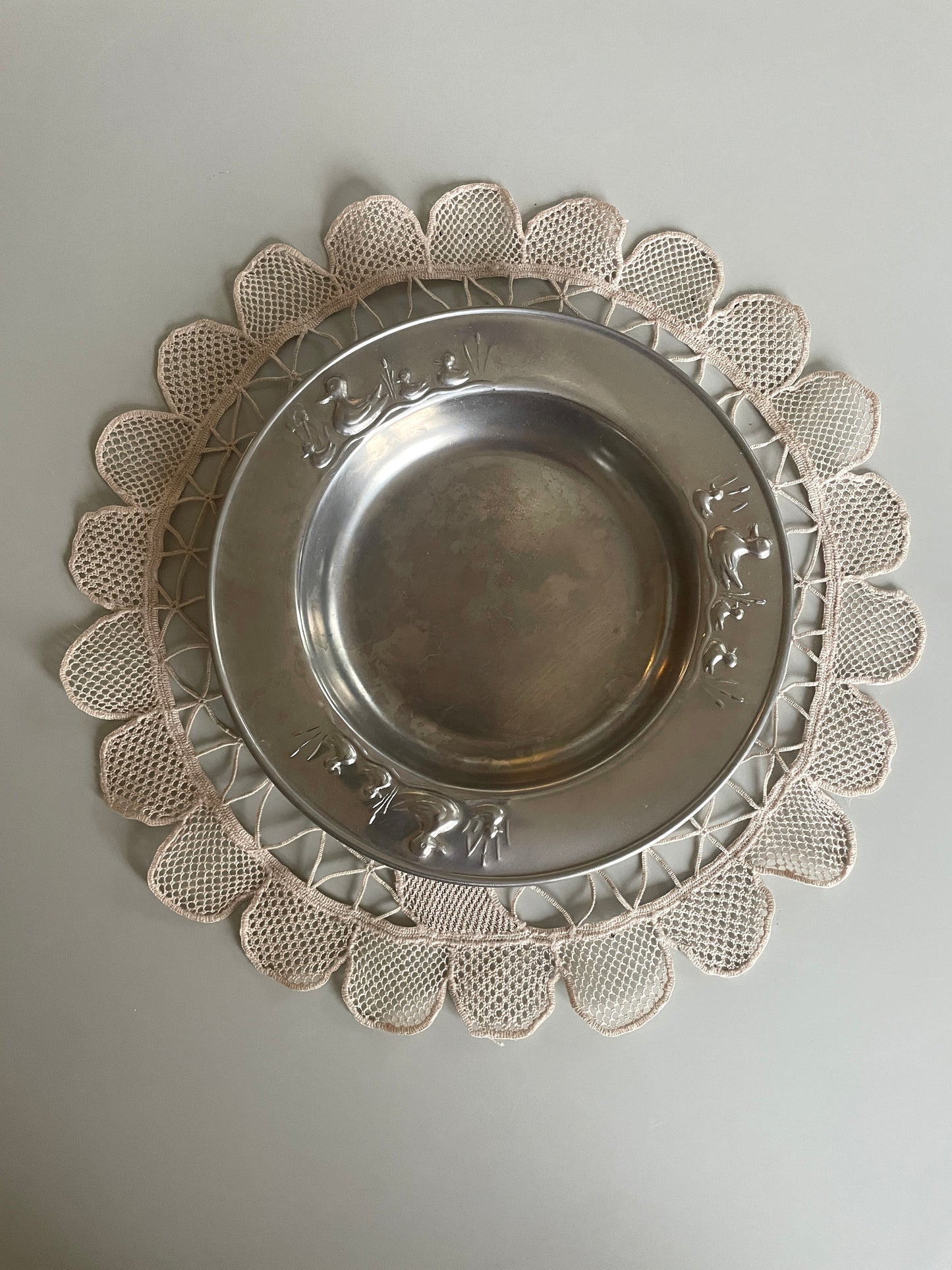 Children's plate in steel with ducks