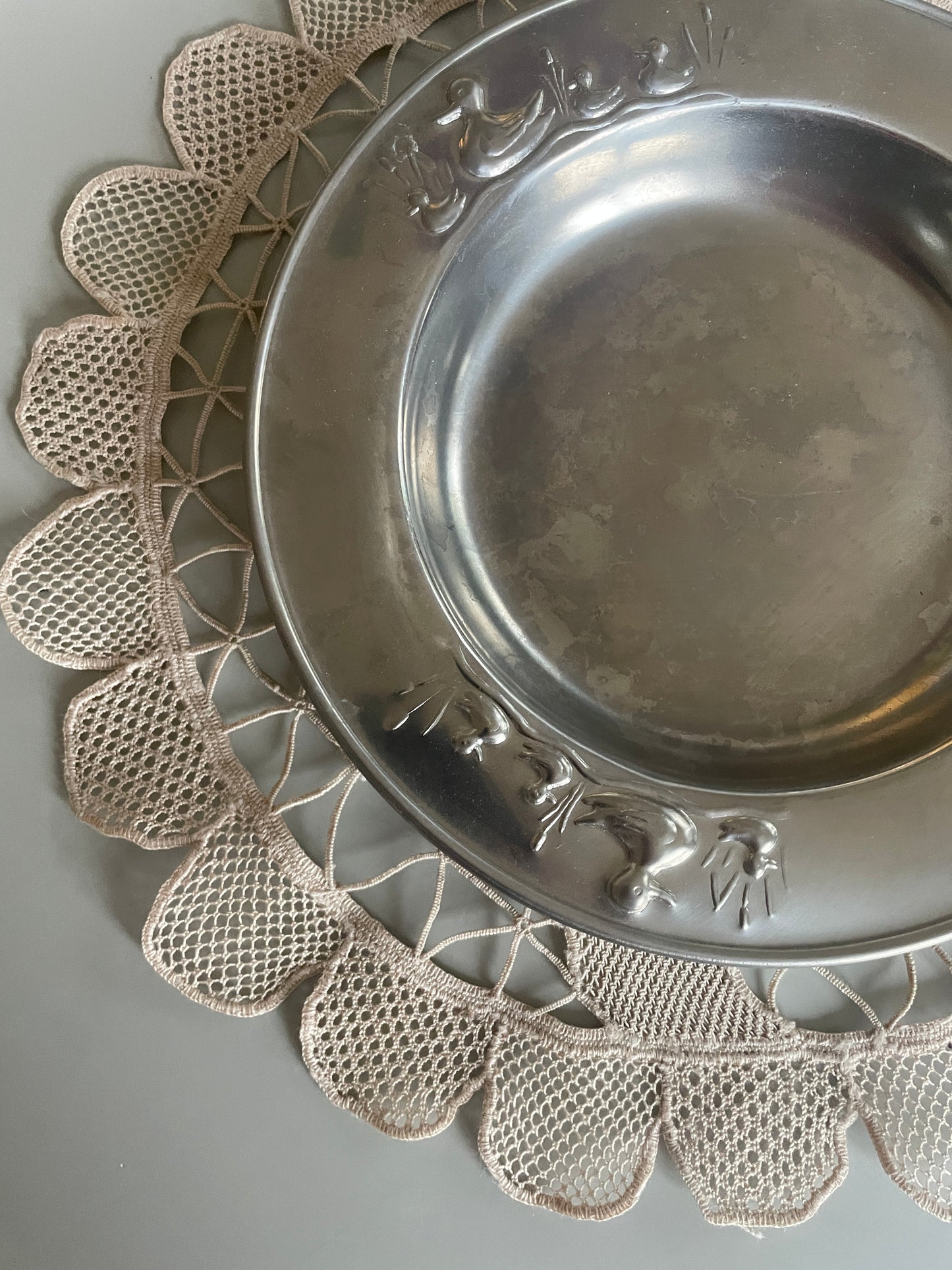 Children's plate in steel with ducks
