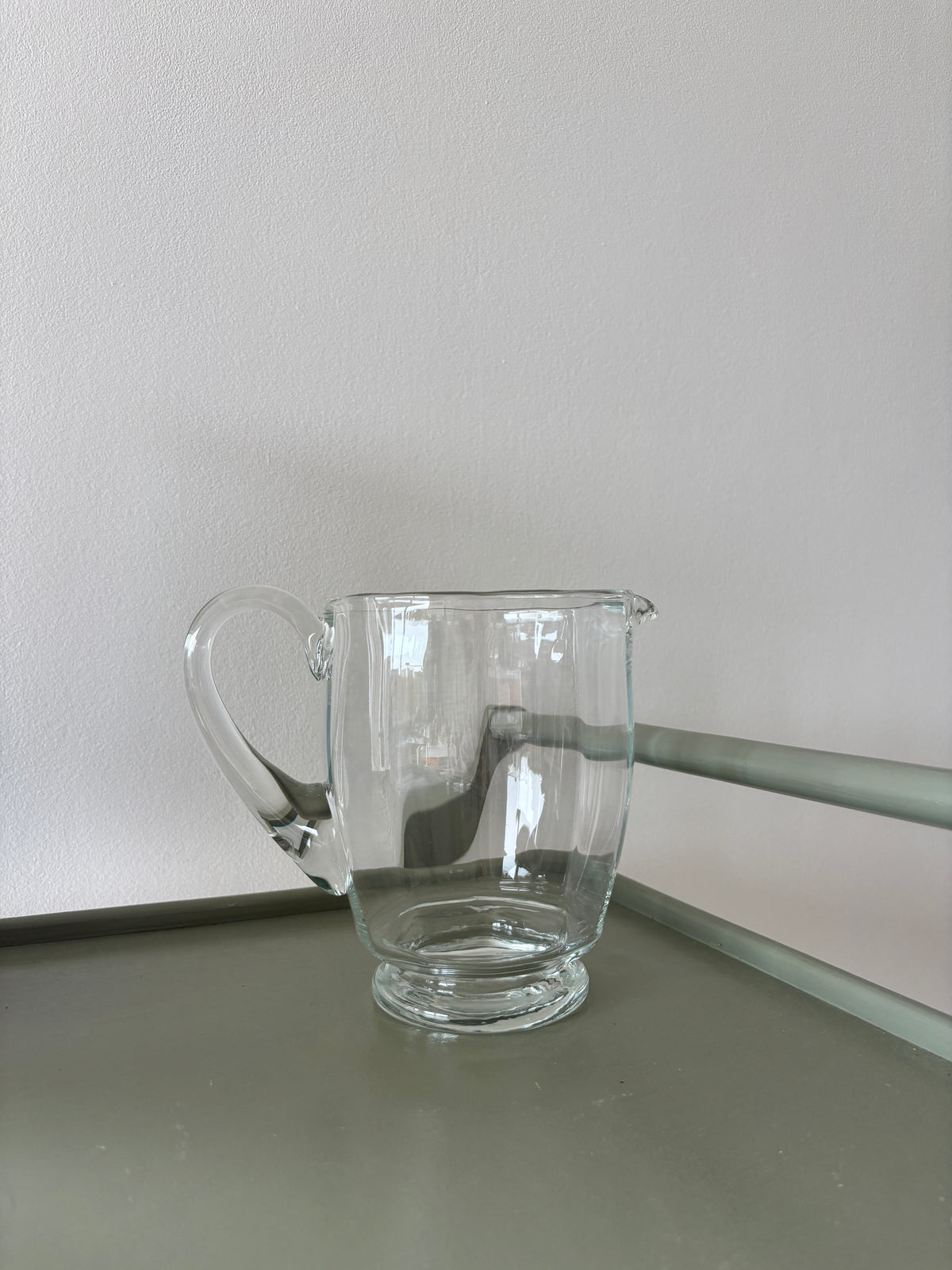 Smuk glasvase på fod