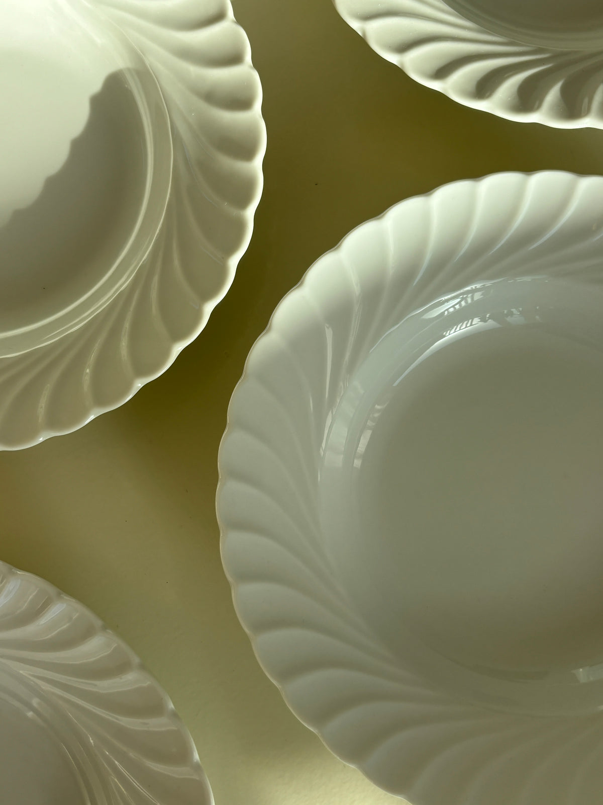 Norske dybe tallerkner med swirl