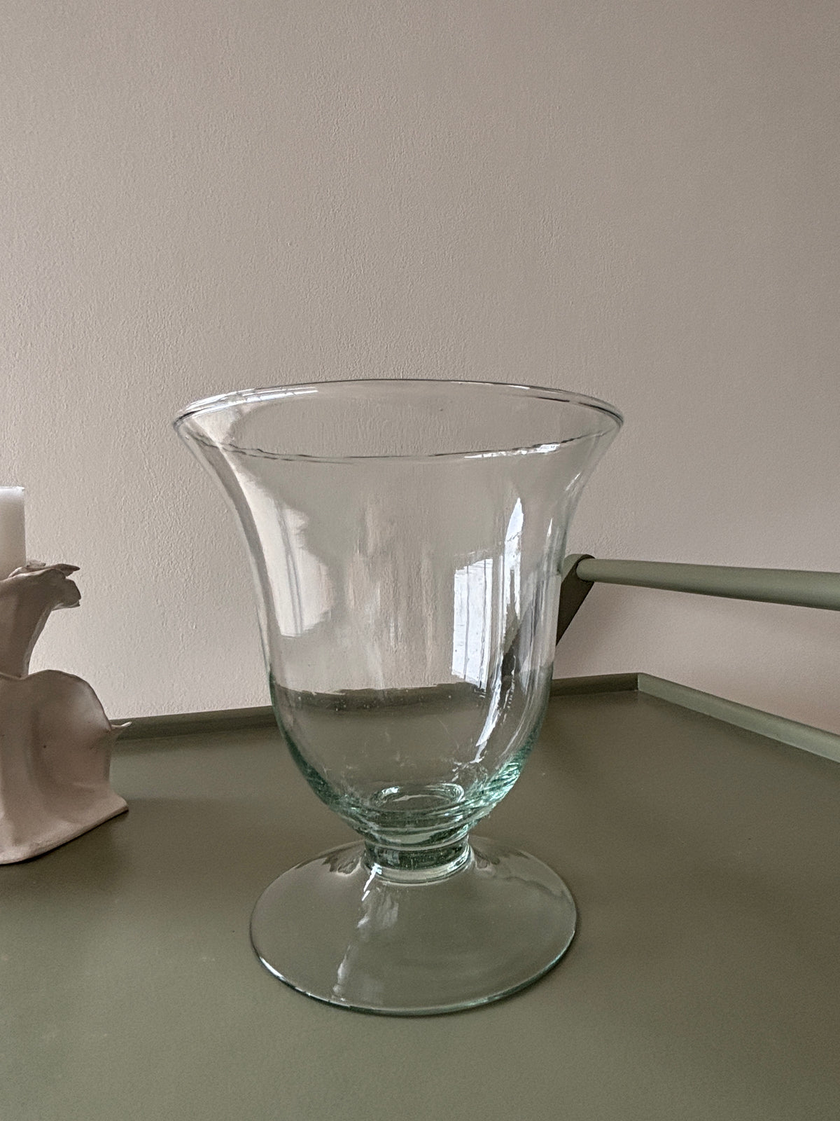 Glasvase på fod